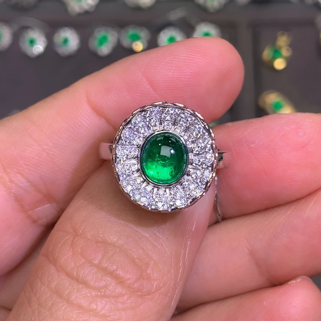 祖母绿戒指18K金镶嵌