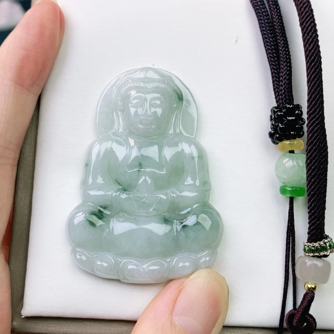 翡翠未镶嵌颈饰观音
