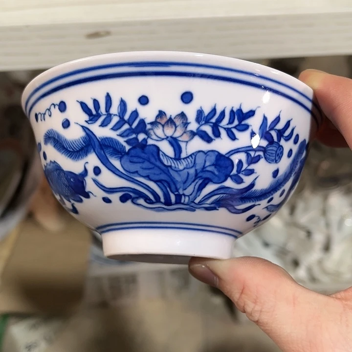 瓷片//////直径12.5厘米。红西西。