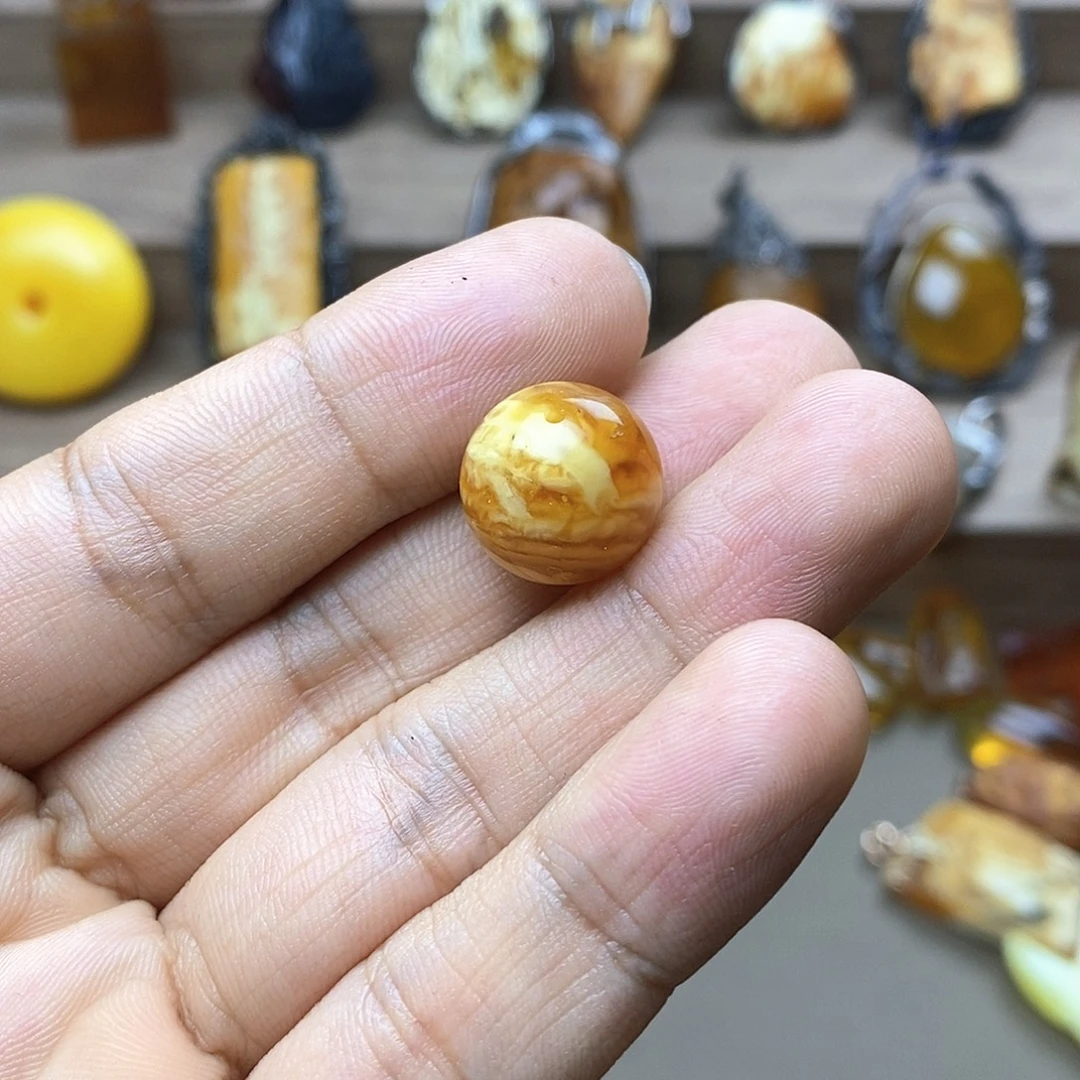 十***钗琥珀未镶嵌颈饰虎皮珠子
