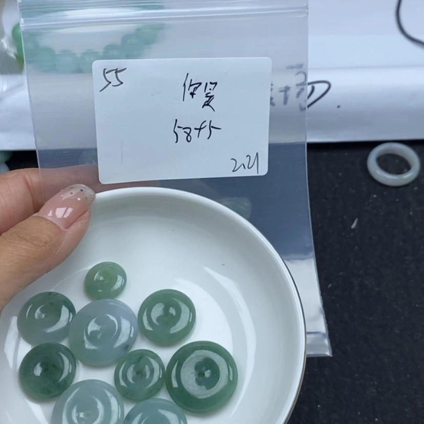 【闪购商品】翡翠颈饰未镶嵌～****哪