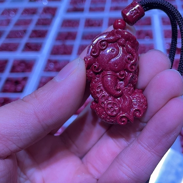 @***胜天然辰砂紫金砂大貔貅吊坠男款