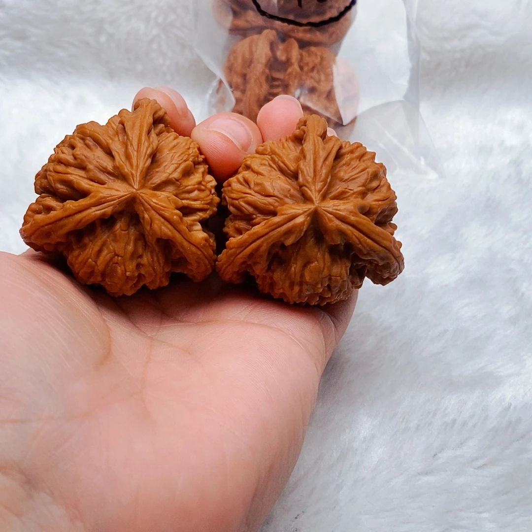 扬***吊坠文玩核桃三棱