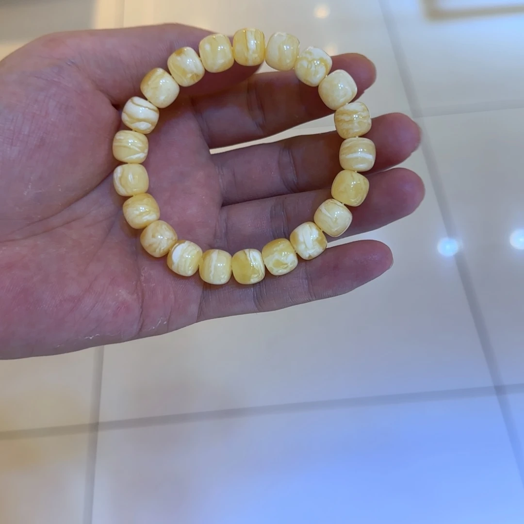 未镶嵌琥珀手链把***了蜜蜡