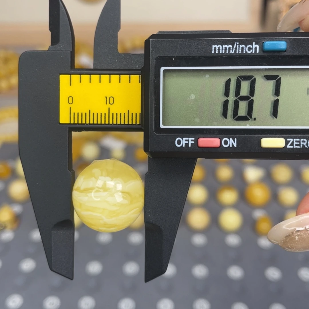 琥珀未镶嵌裸石133