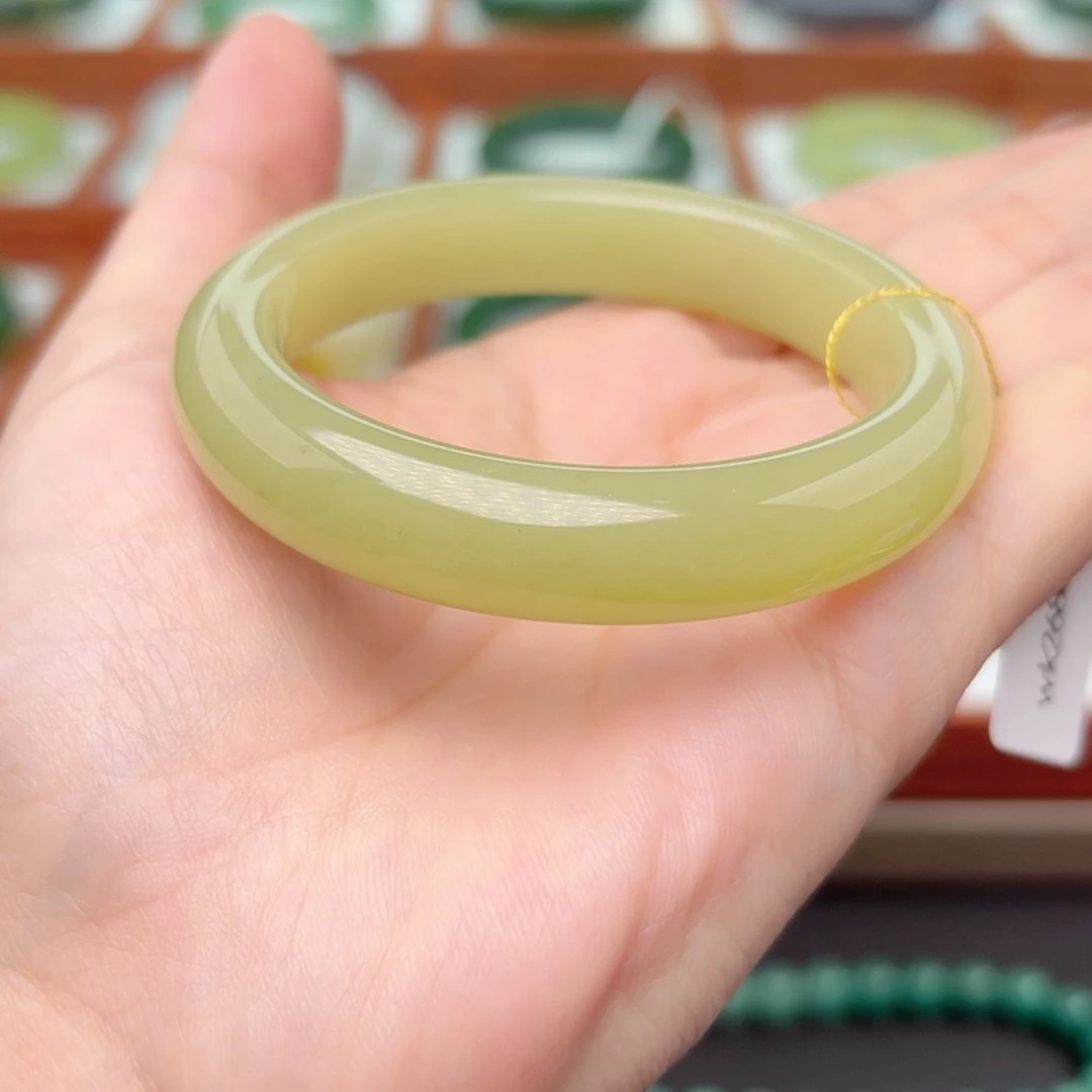 【闪购商品】未镶嵌手镯和田玉