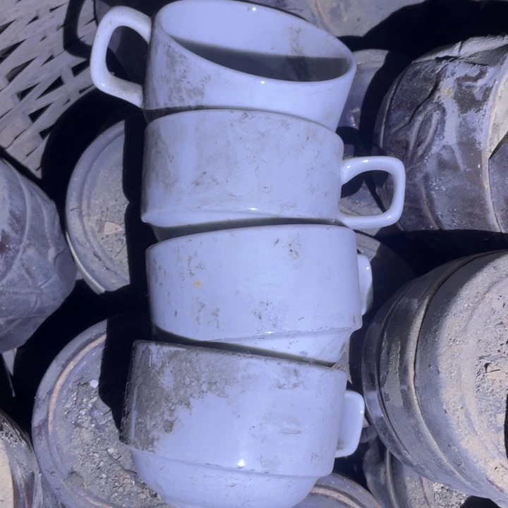 其他盘子碗砂锅都有