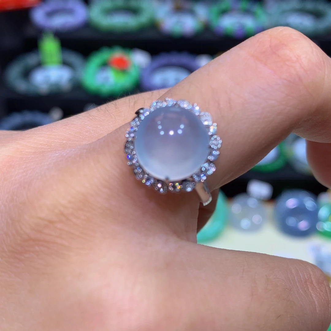 翡翠18K金镶嵌颈饰翡翠