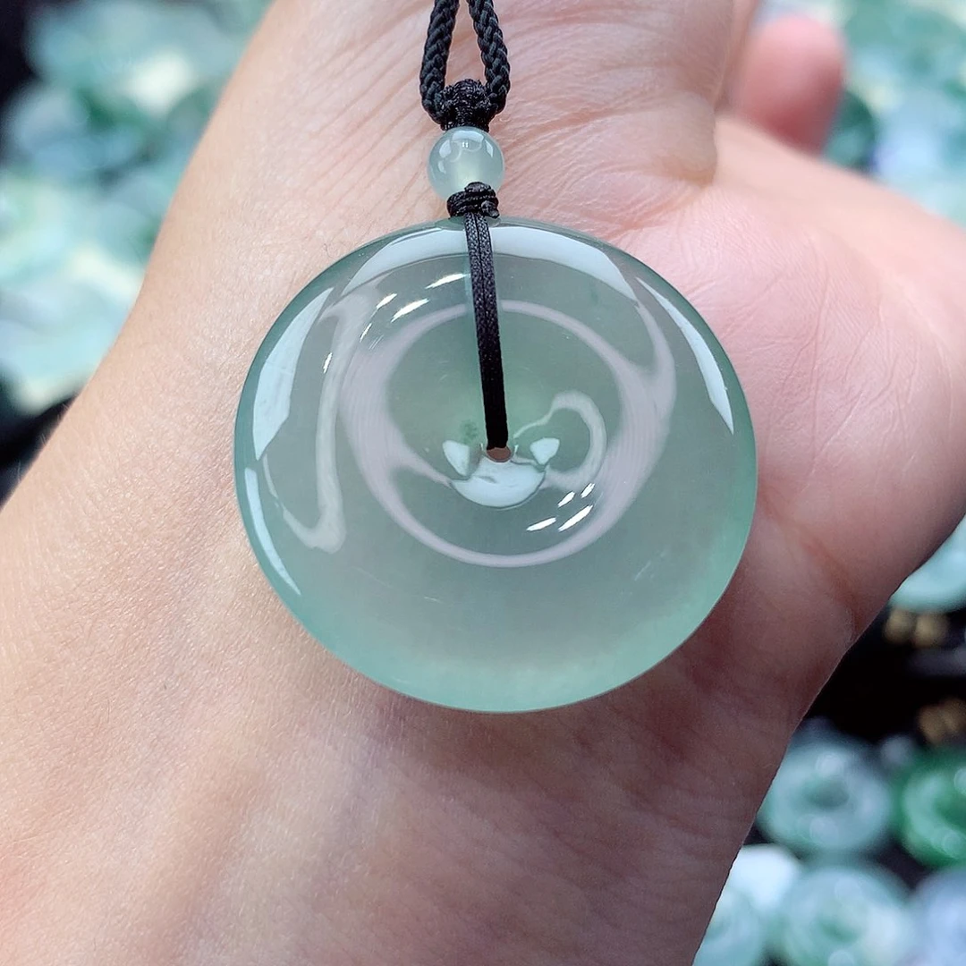 翡翠未镶嵌颈饰编号18。尺寸28-5.7