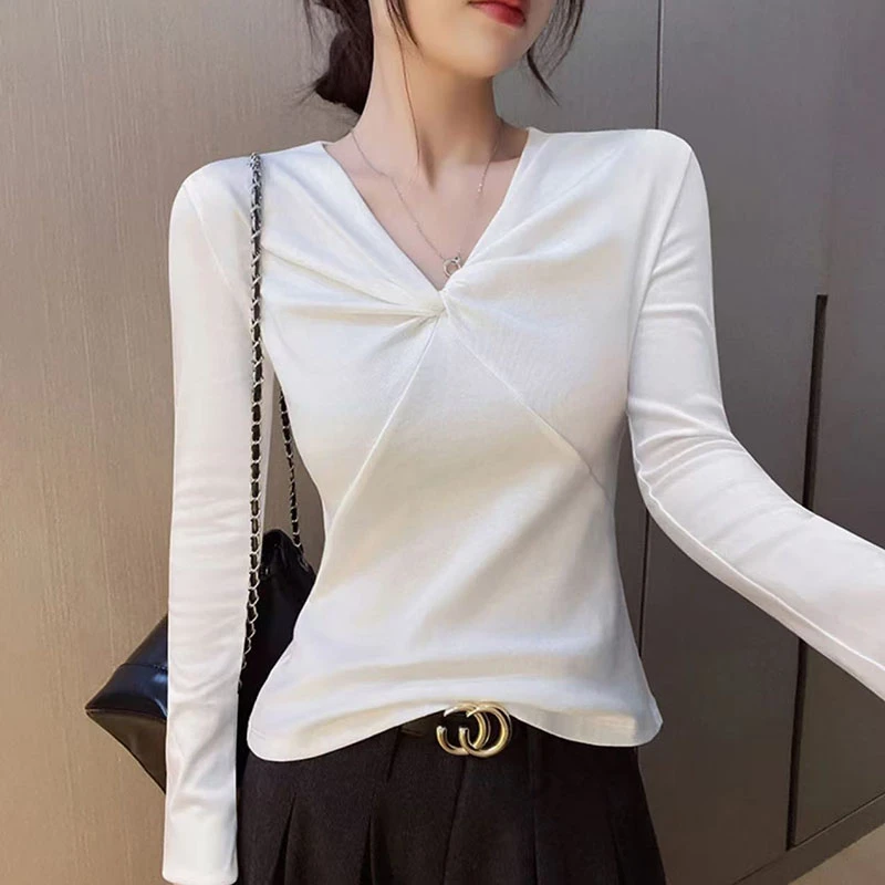 2025早秋V领长袖T恤女修身显瘦打底衫针织气质内搭小众设计感上衣
