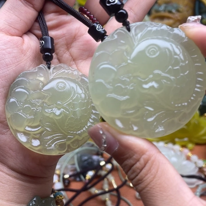 蛇纹石玉未镶嵌吊坠