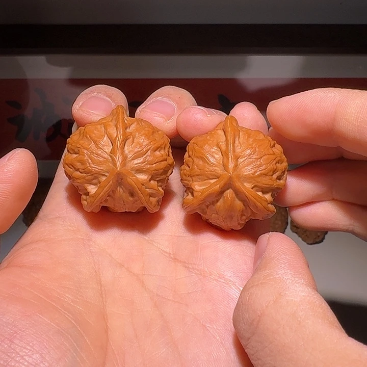 文玩核桃吊坠34全品野生原树瓷皮狮子人子三棱