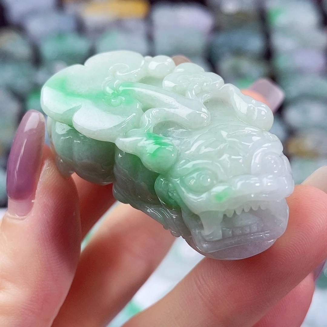 颈饰未镶嵌翡翠天然