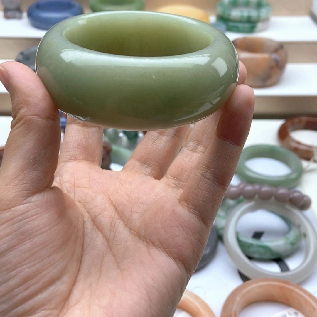 石英质玉手镯未镶嵌C*C