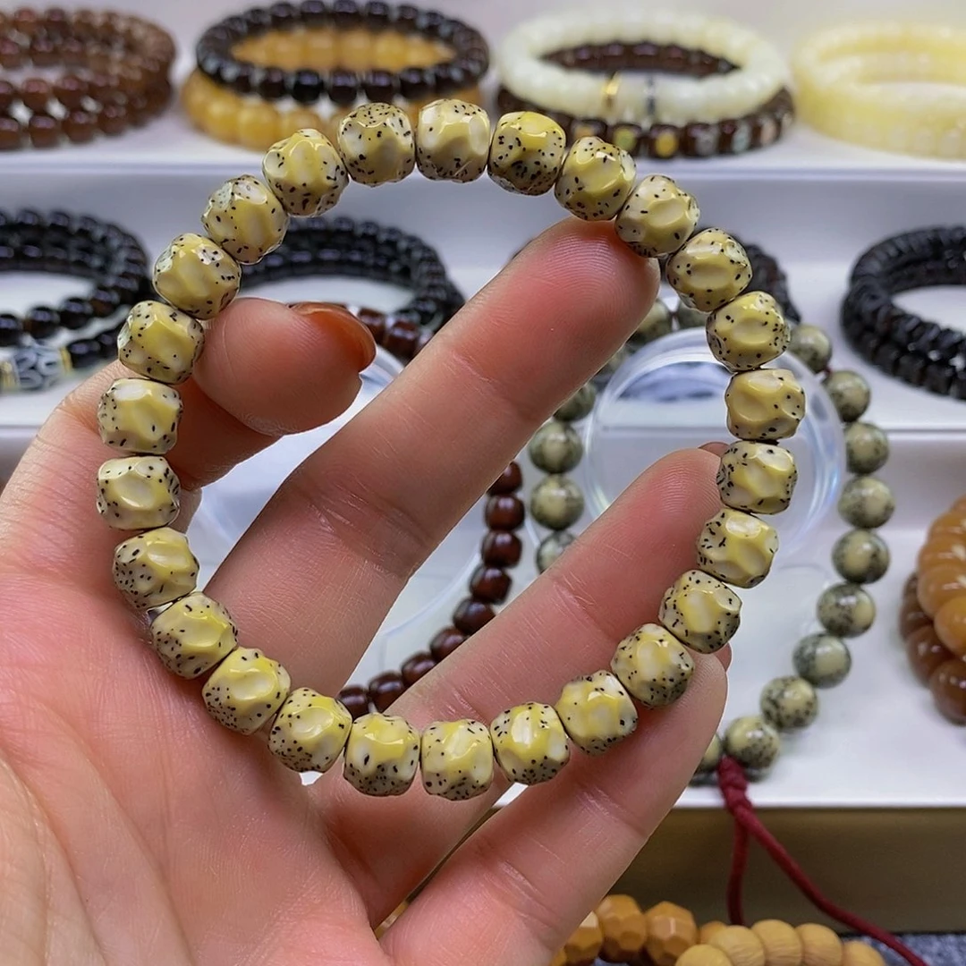 【闪购商品】吊坠星月菩提9手雕无相