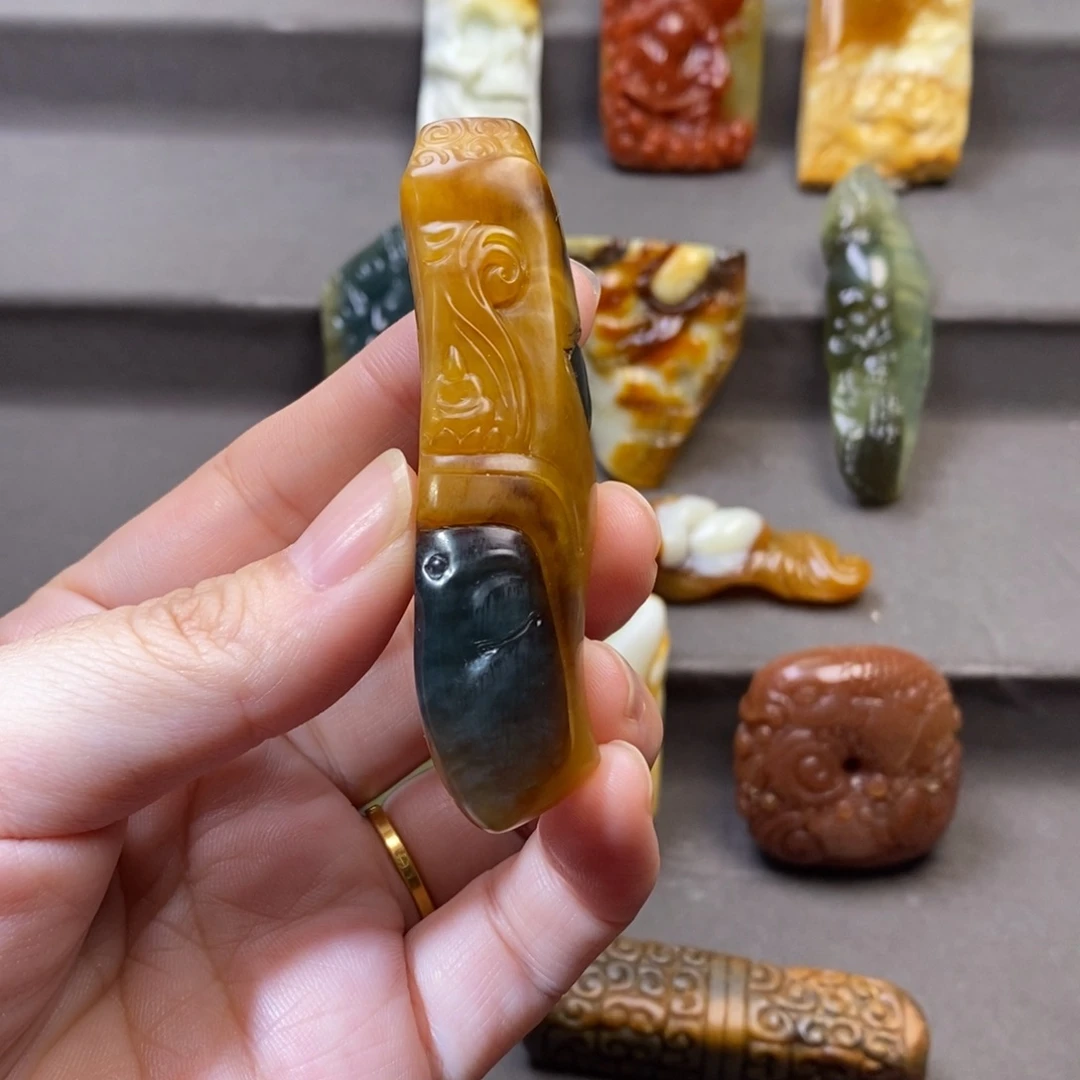 岫玉颈饰未镶嵌潘****e挂件