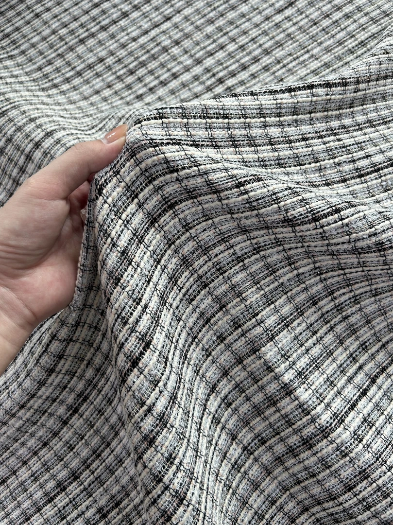 75-黑白小香风面料 柔和亲肤 精梳精纺多拍连裁