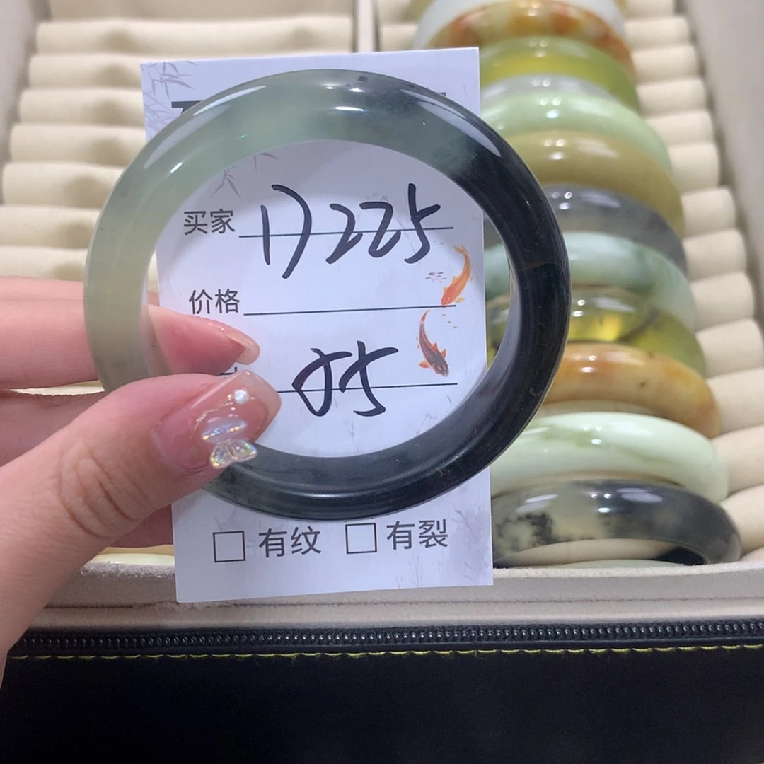 【闪购商品】未镶嵌蛇纹石玉手镯