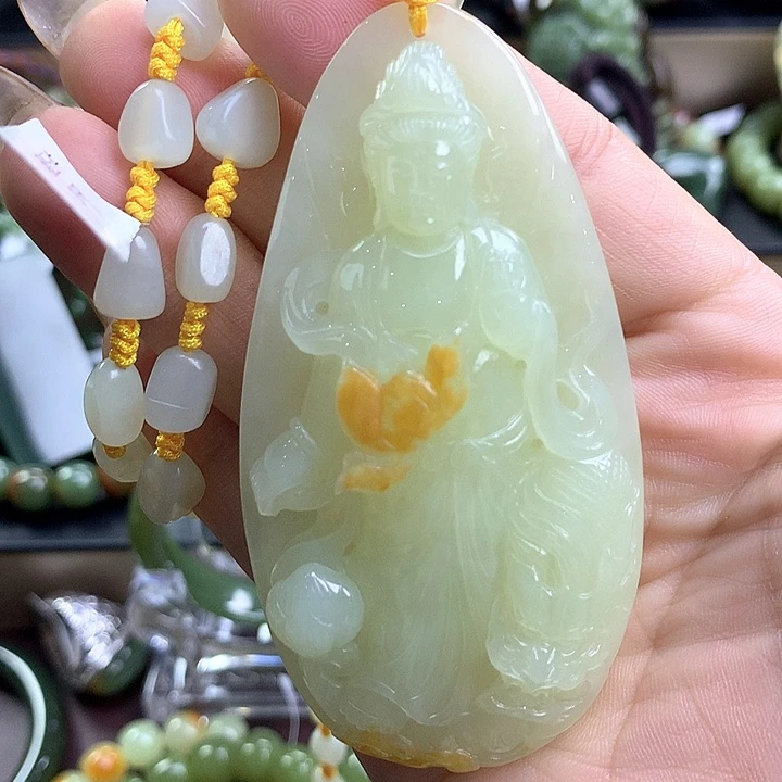 手串未镶嵌透闪石质玉吊坠