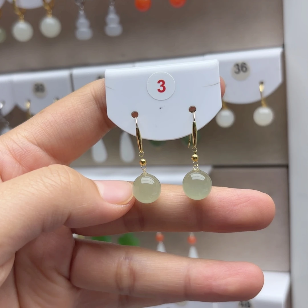 18K金镶嵌和田玉耳饰