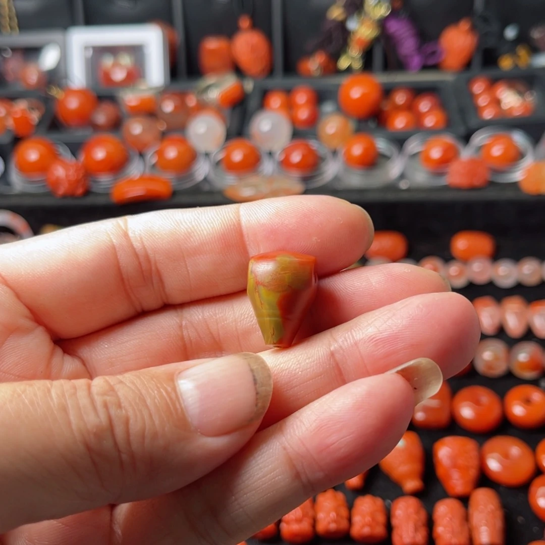 未镶嵌三通13南红玛瑙