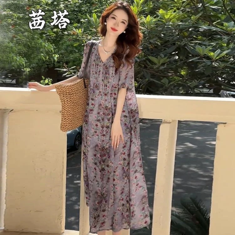 文艺复古v领连衣裙2025年夏季时尚新款时尚碎花宽松显瘦百搭长裙