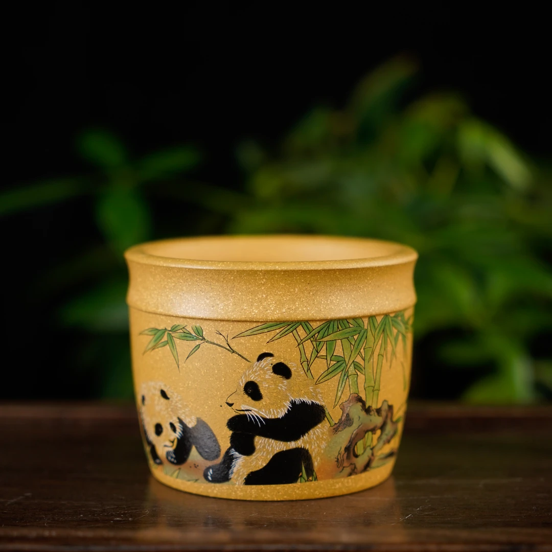 GS39-011   宜兴手工紫砂  熊猫主人杯