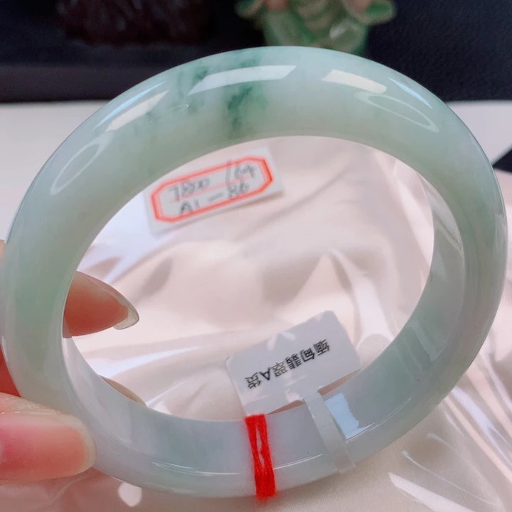 未镶嵌手镯翡翠64圈