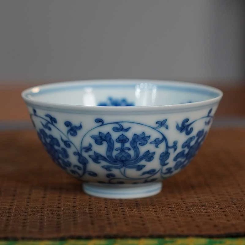 青花西番莲纹宫碗