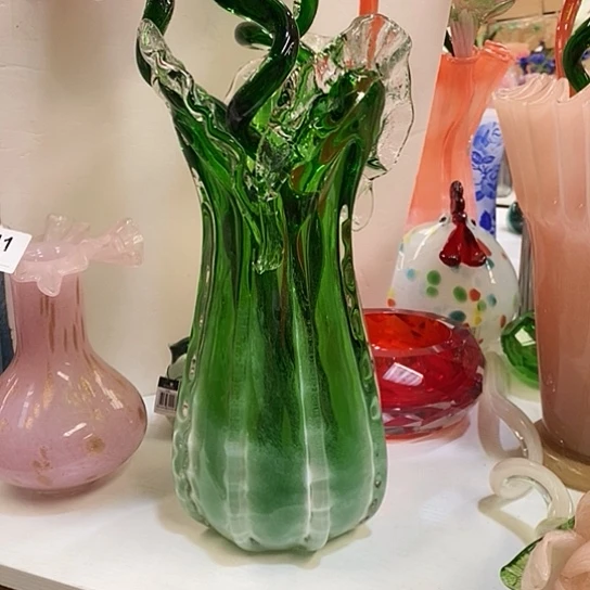 琉璃花瓶高33厘米口径12厘米