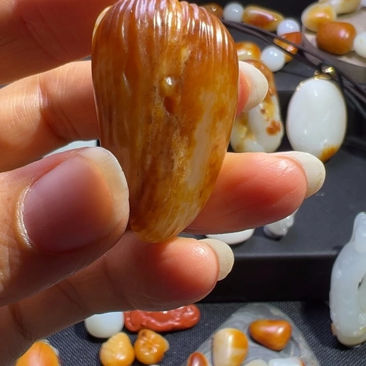 咕***哒和田玉（白玉）未镶嵌颈饰