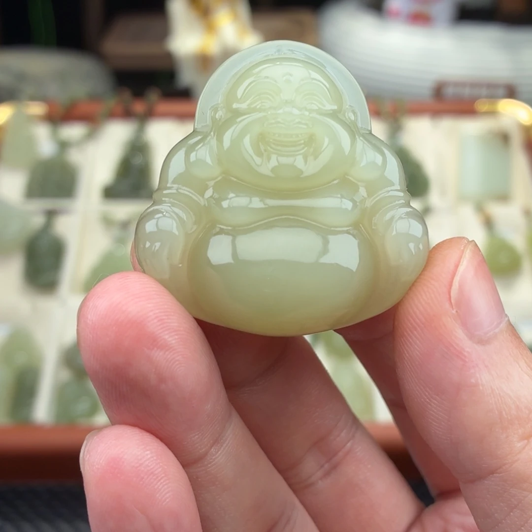 小***雅和田玉未镶嵌颈饰