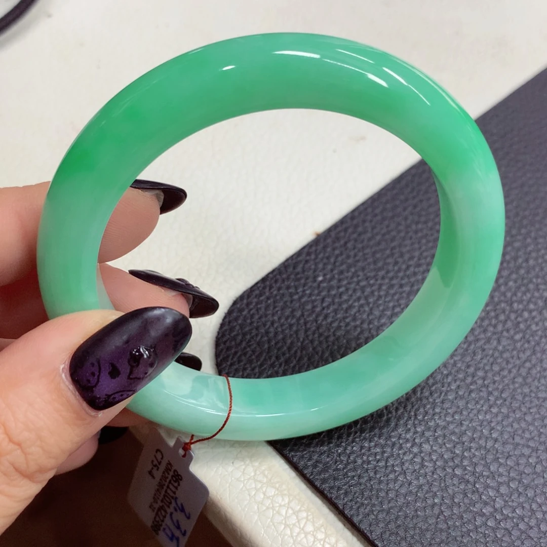 未镶嵌手镯翡翠缅甸