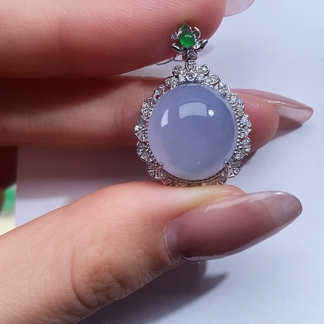 翡翠颈饰18K金镶嵌翡翠