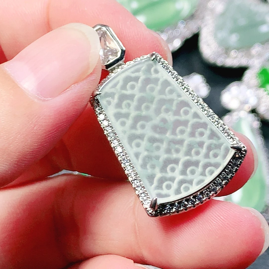 吊坠(不含链)未镶嵌翡翠