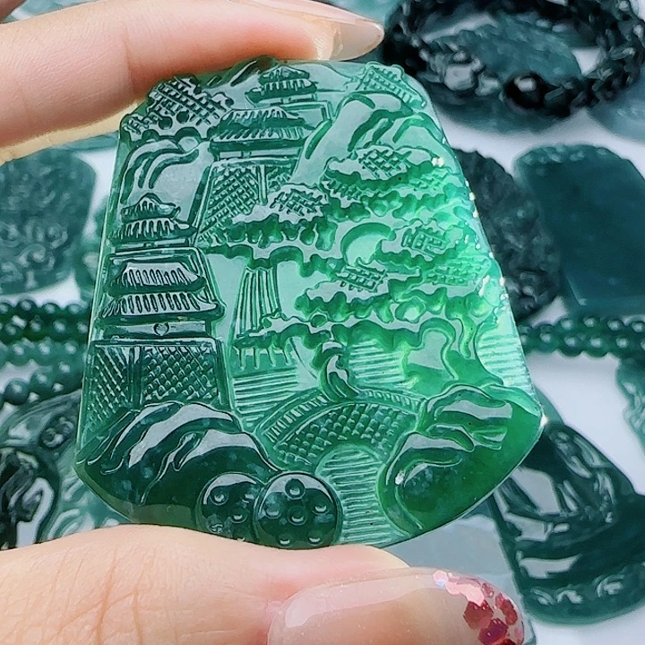 翡翠未镶嵌颈饰多样性发货天然的A货翡翠