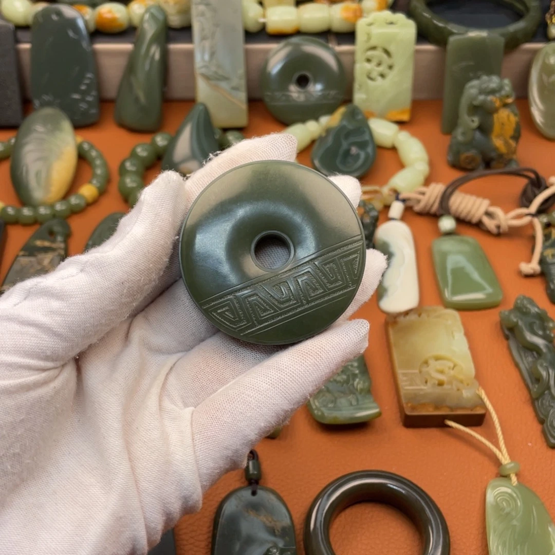 岫岩老玉（透闪石质玉）未镶嵌挂件