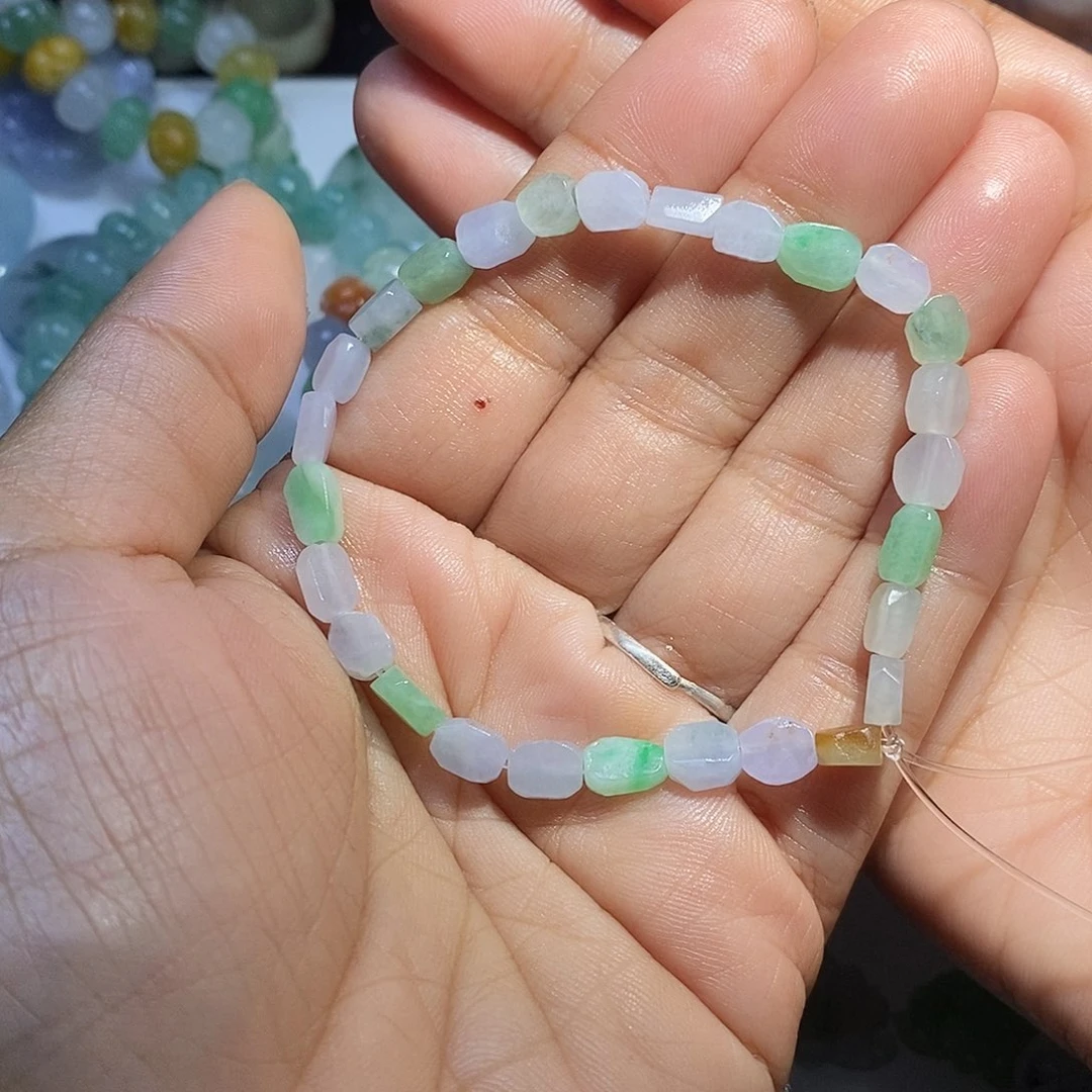 定制翡翠未镶嵌碎石手串