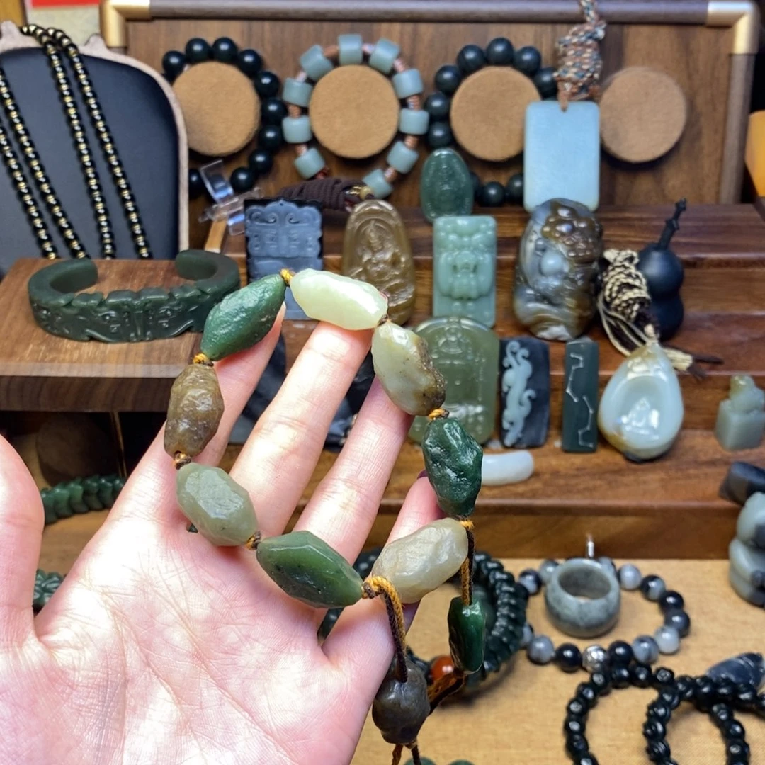 颈饰未镶嵌和田玉平**乐