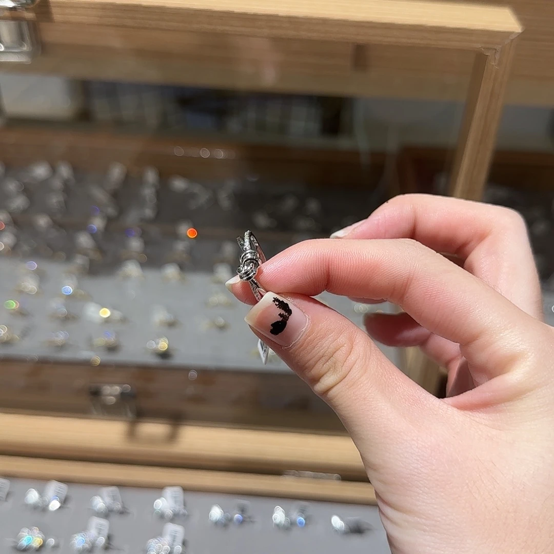 布艺非金属纽结银色戒指