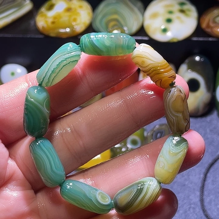 玛瑙/玉髓未镶嵌珠宝奇石