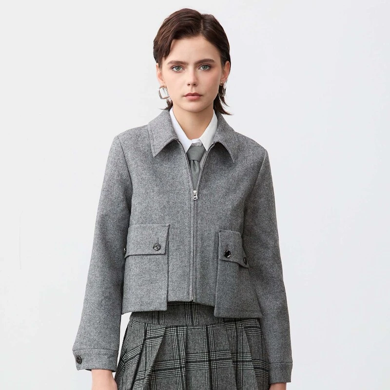 sdeer圣迪奥女装时尚气质OL风翻领大口袋毛呢短款外套S243Z2201