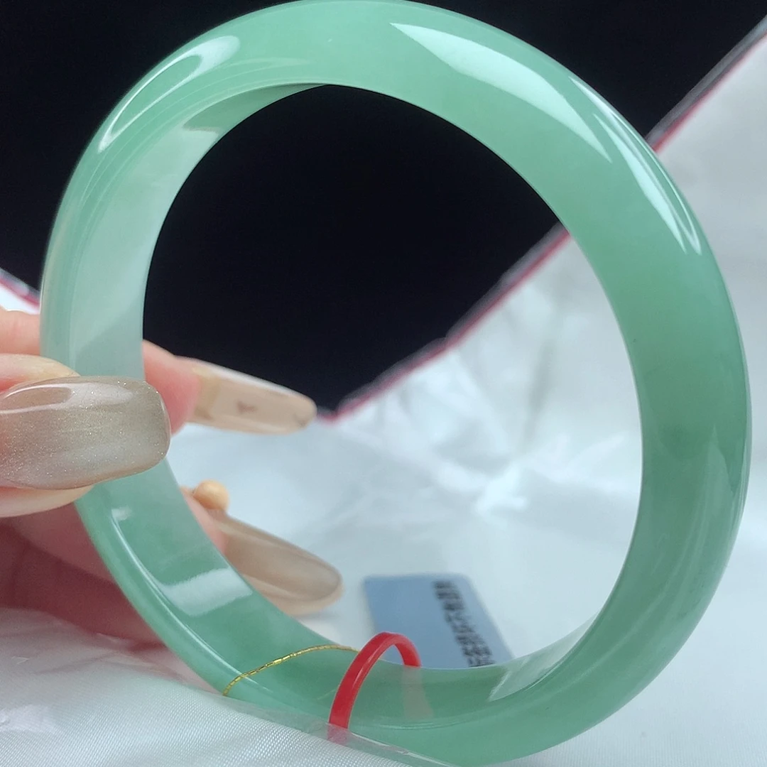 翡翠手镯未镶嵌58圈4100