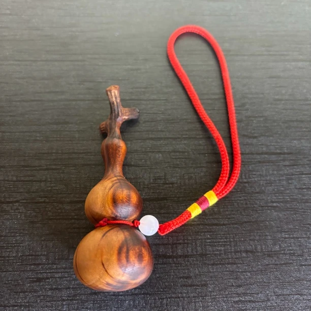 直径约3厘米 雷纹龙头葫芦 桃木无漆汽车挂件