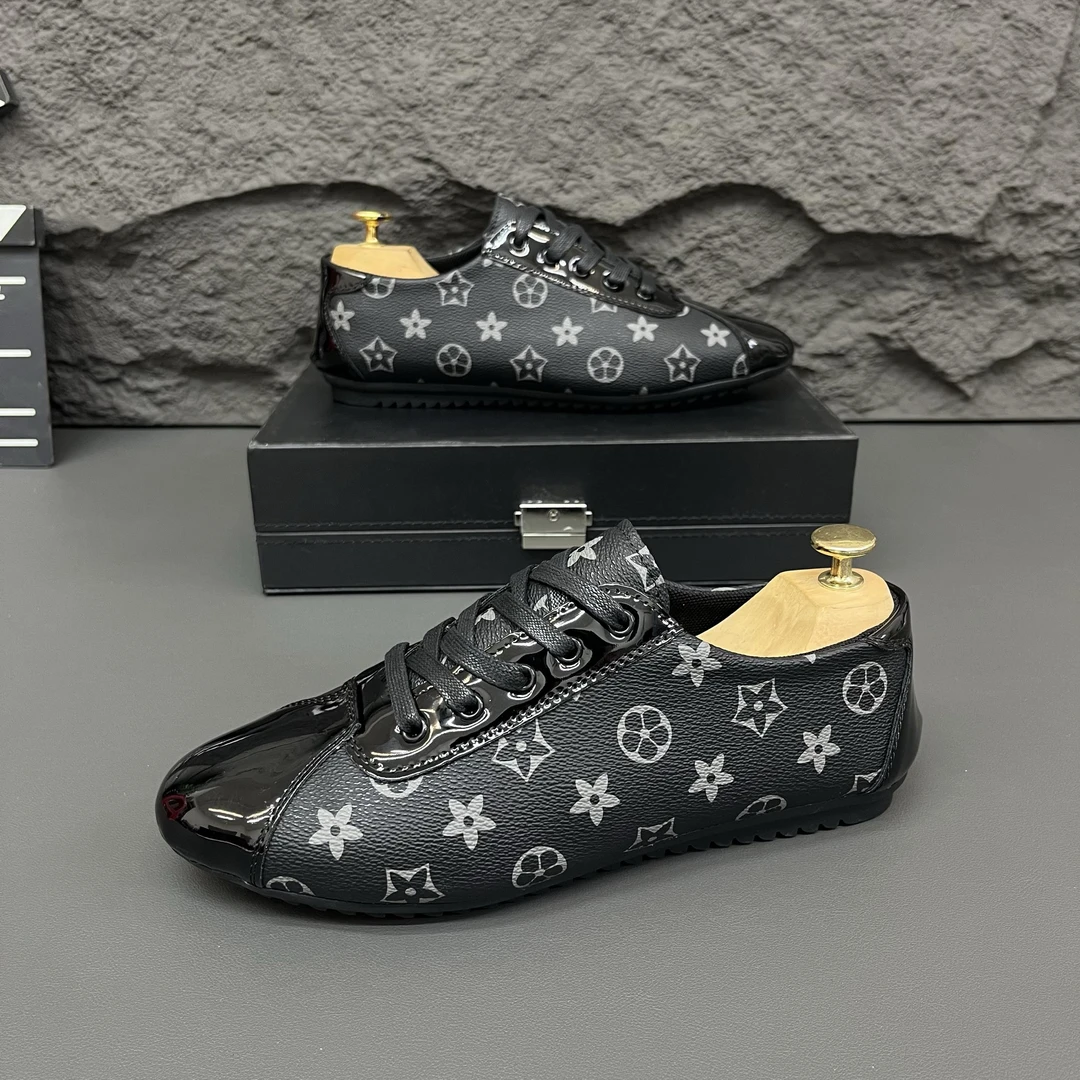 早秋新款男士豆豆鞋2025系带低帮鞋韩版休闲潮牌印花男鞋个性板鞋