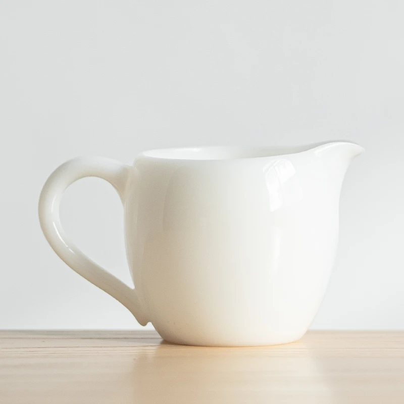 志保堂羊脂玉白瓷公道杯功夫茶具德化陶瓷手柄防烫茶海分茶器公杯