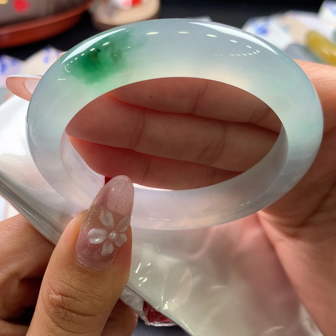 翡翠未镶嵌手镯1号