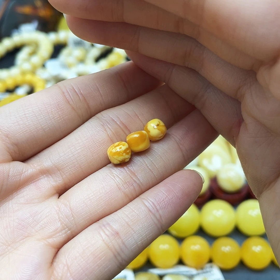未镶嵌蜜蜡裸石老型6➕mm瑕