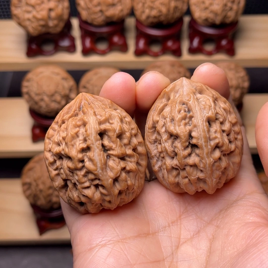 文玩核桃吊坠红锦鲤