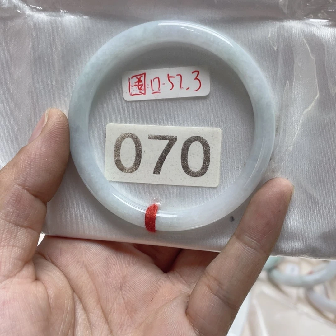 翡翠手镯未镶嵌070